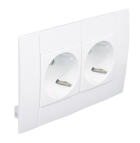 Doble Base Schuko Modular con Protección para Canales con Tapa L75 - 4 Módulos